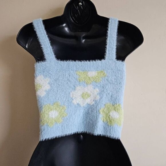 Kendall & Kylie Flowery Crop Top - Picture 5 of 7